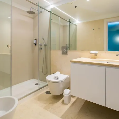 Glamorous House 아파트