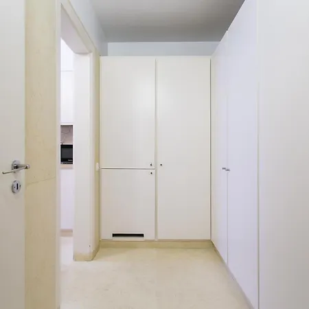 아파트 Glamorous House *