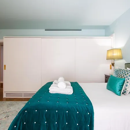 Glamorous House * 리스본